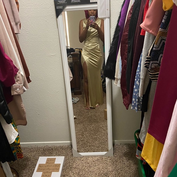 Used MK crossbody - Picture 2 of 3